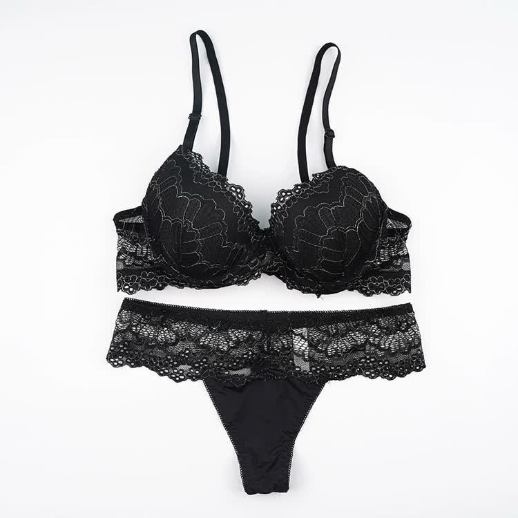 Wholesale Black Lace Underwire-Style Bra Set B6116