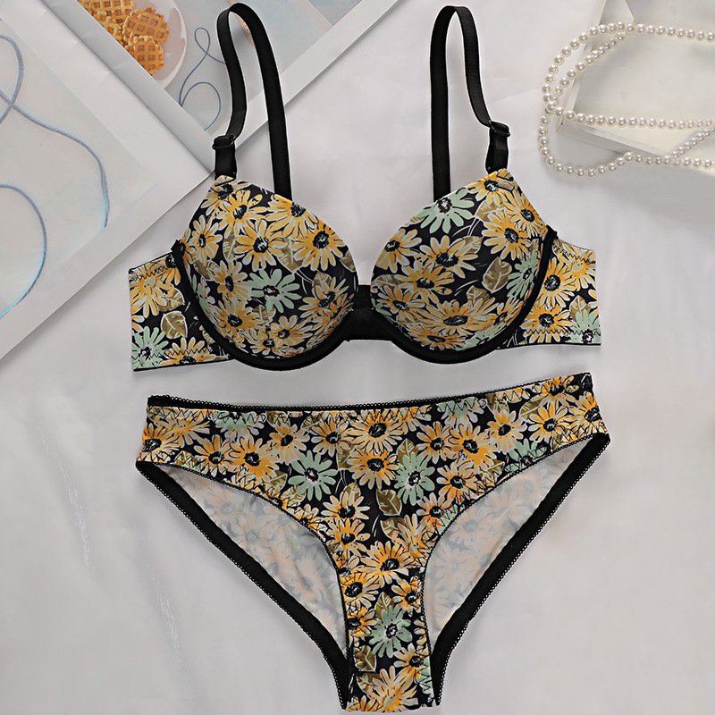Wholesale Black Yellow Floral Print Bra Set CNW120