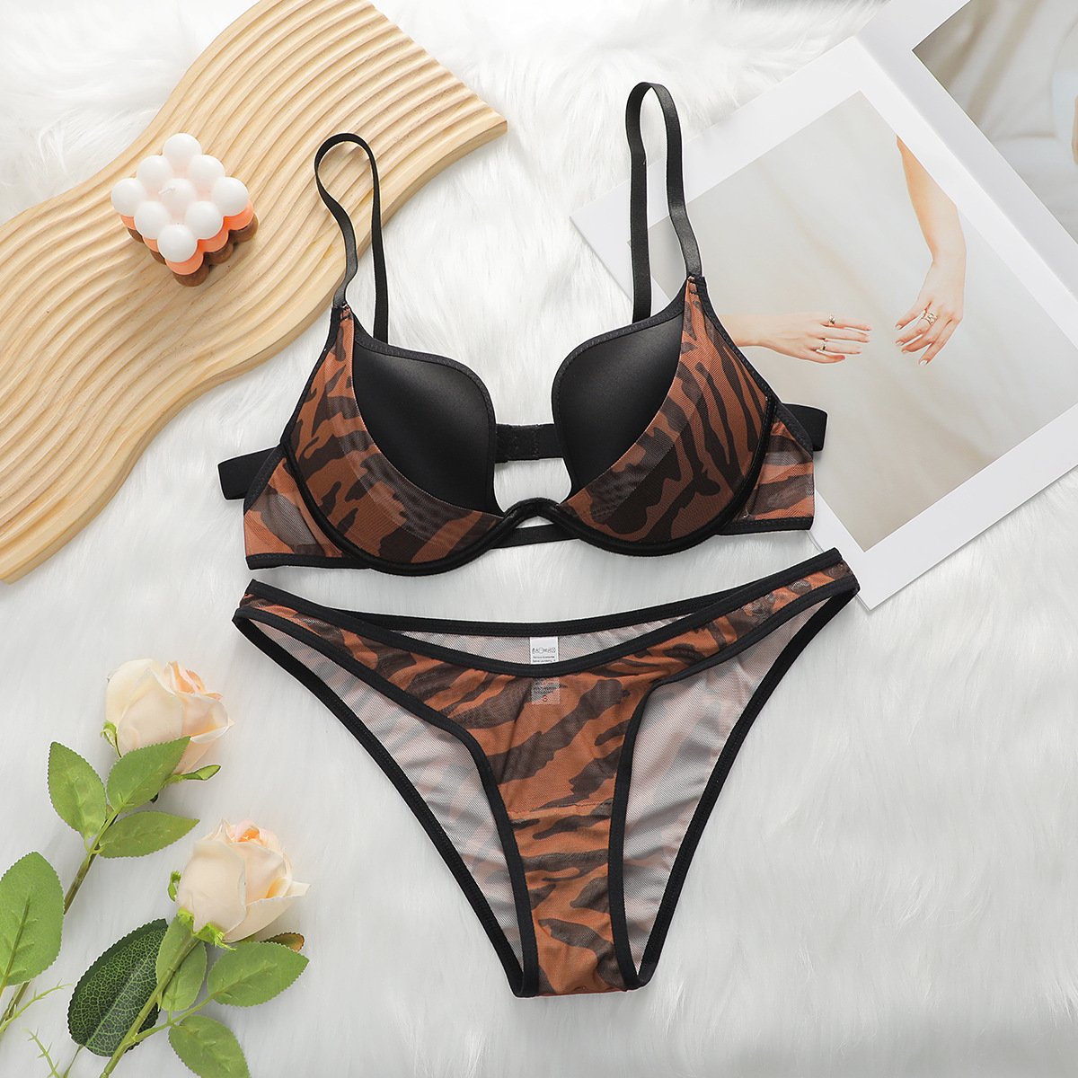 Wholesale Black Bronze Abstract Print Bra Set CNW152