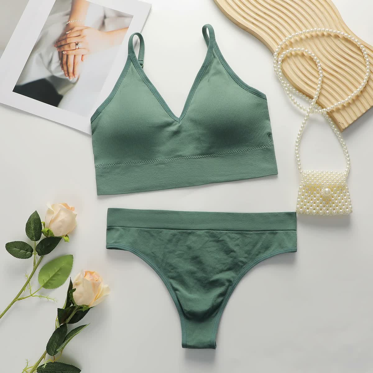 Wholesale Green Wireless Bra Set Z416